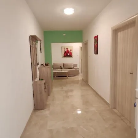 Apartment Mamut *